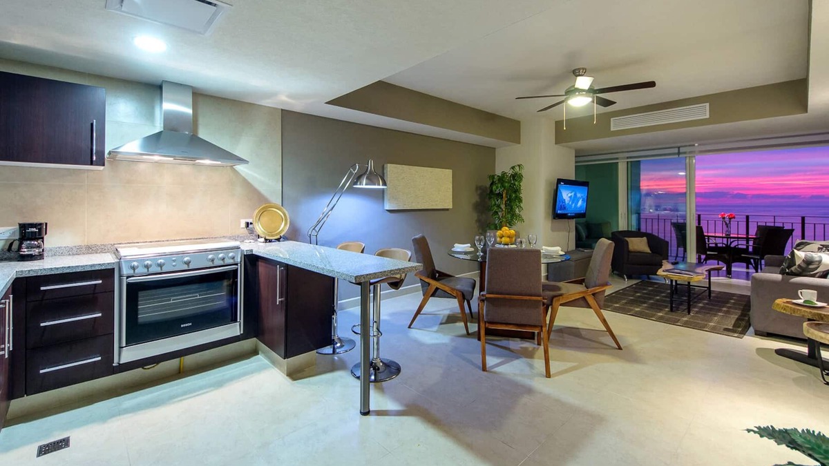 South Hotel Zone Condo | Ocean front Grand Venetian Paradise.From $690 a week!