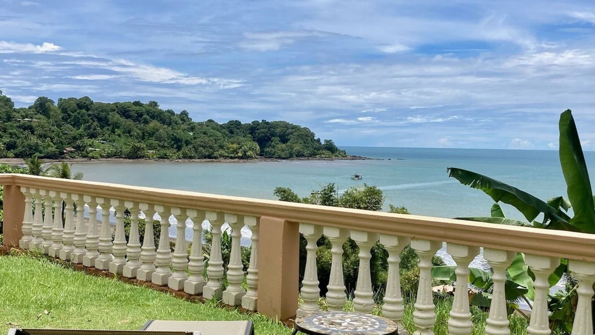 Drake Bay House | Ocean Front Home Amazing View Air ConditioningLaugh Play Relax at Binya House