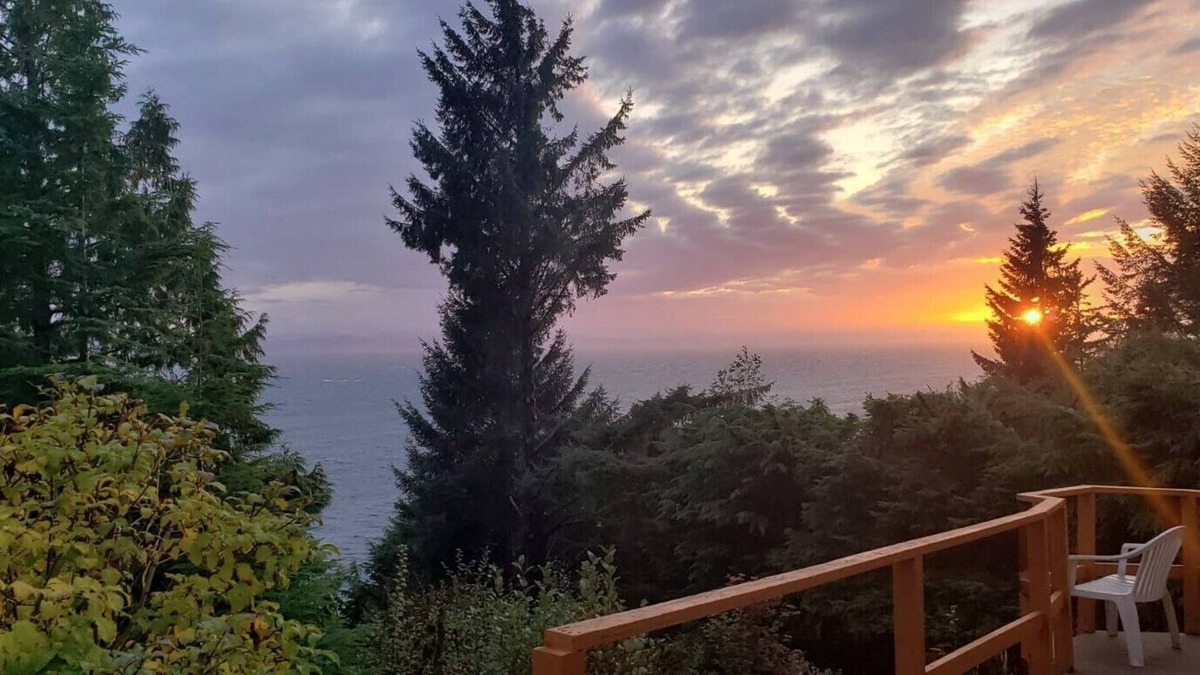 Juan de Fuca Electoral Area House | Ocean Front Home w/ Breathtaking Views & Hot Tub