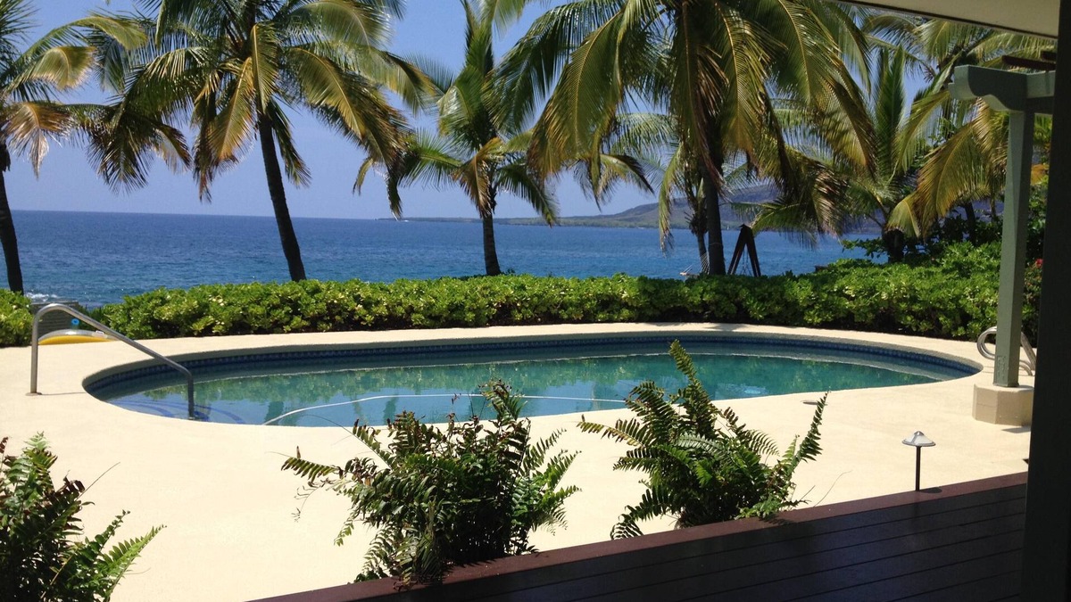 Honaunau-Napoopoo House | Ocean Front Home with Pool and Spectacular Views