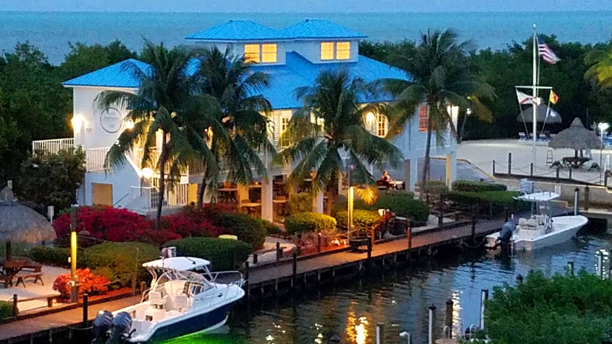 Tavernier Condo | Ocean Front Private Beach, Pool/Hot Tub, Pool Bar, Marina with Cafe
