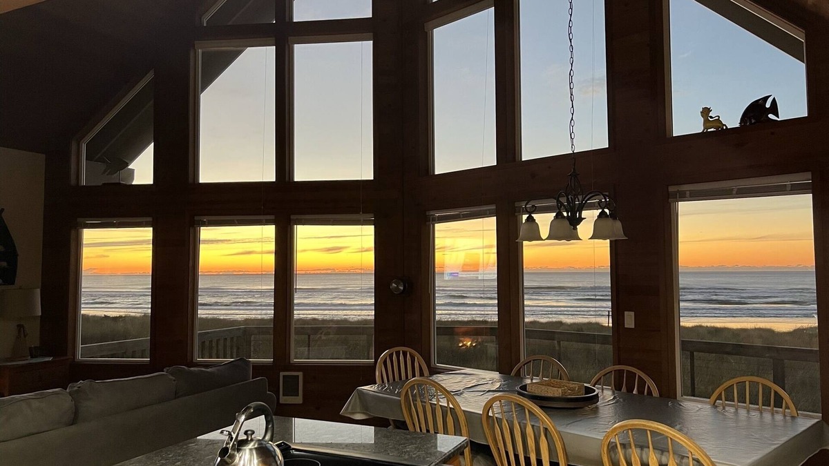 Pacific City House | OCEAN FRONT - SPECTACULAR VIEW . ANCHOR DOWN