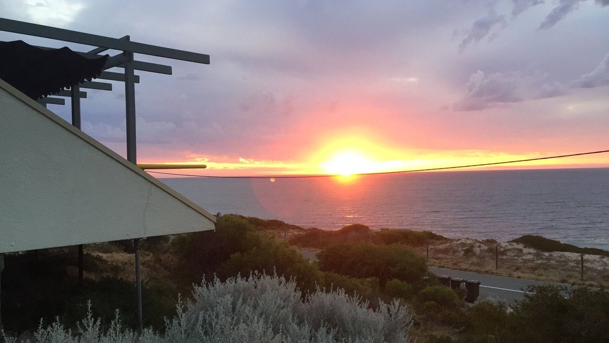 Halls Head Apartment | Ocean front two bedroom self catering, two story Apartment - Adults only