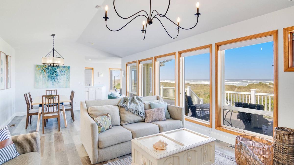 Bayshore House | Ocean Front with Hot Tub, Dog Friendly!