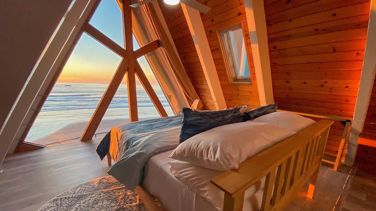 Seal Rock House | Ocean Front with Spectacular Ocean Views! A Frame Sleeps 6 in Seal Rock!