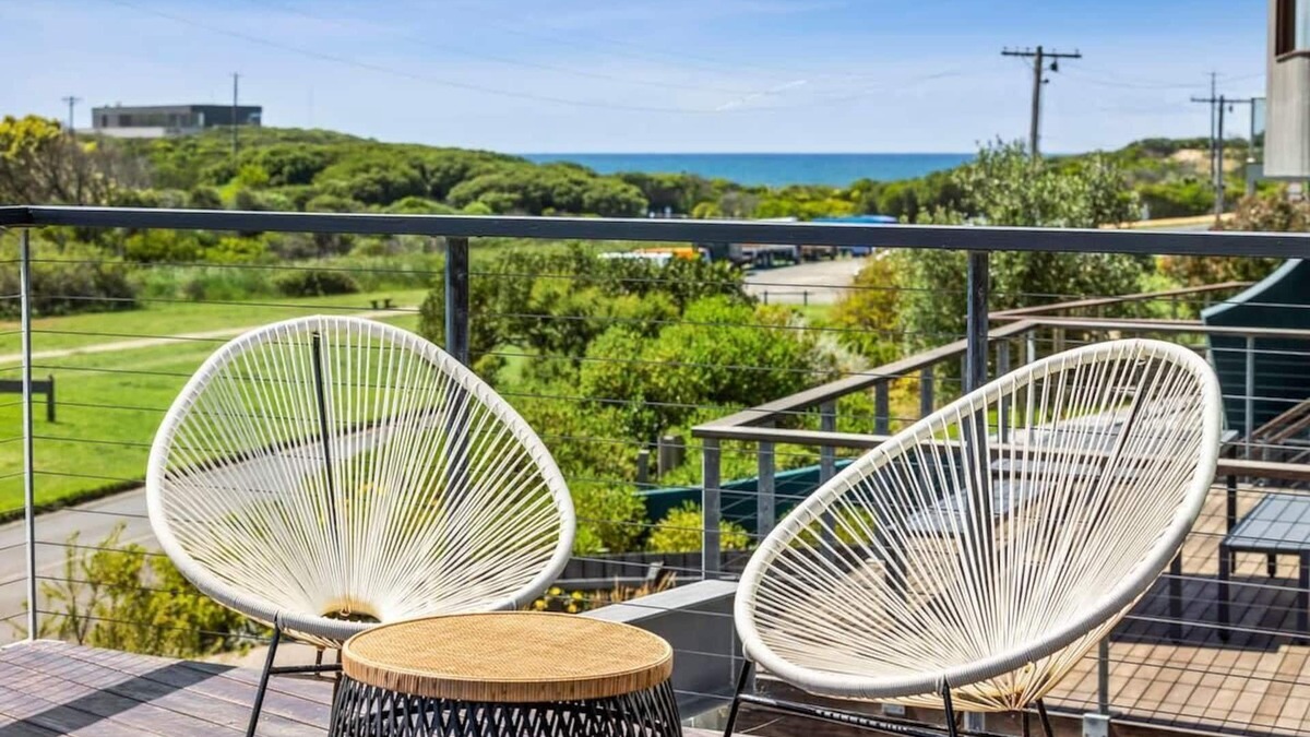 Jan Juc House | Ocean, Golf Course and Parkland Views 250m to Sand