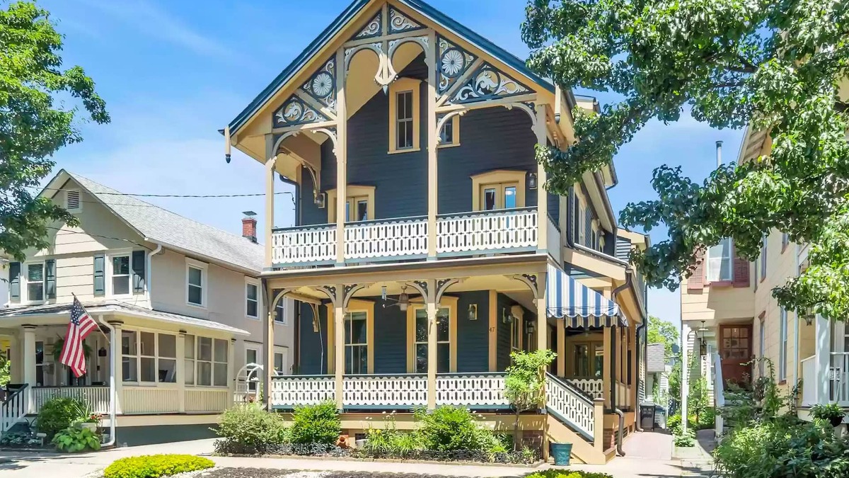 Ocean Grove House | Ocean Grove! 2 blocks beach & 2 blocks to Main Street