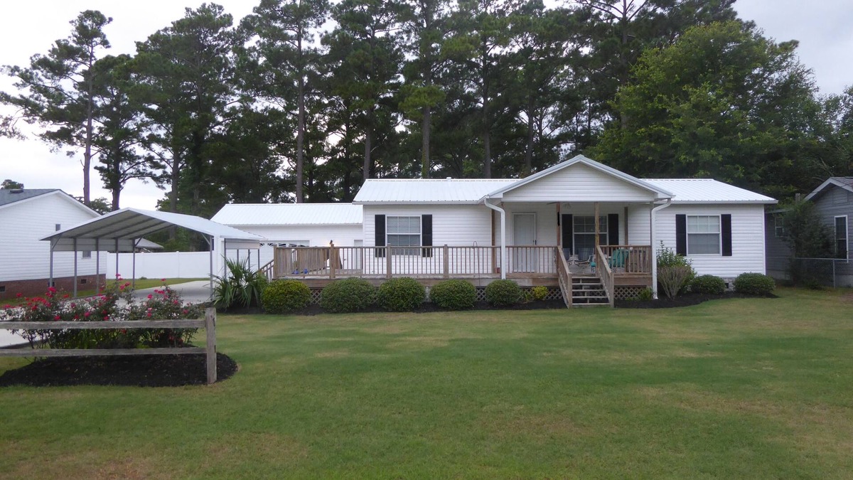 Ocean Isle Beach House | Ocean Isle Beach-Intracoastal/Fishing Piers/Public Boat Ramp/Golf/Pet Friendly