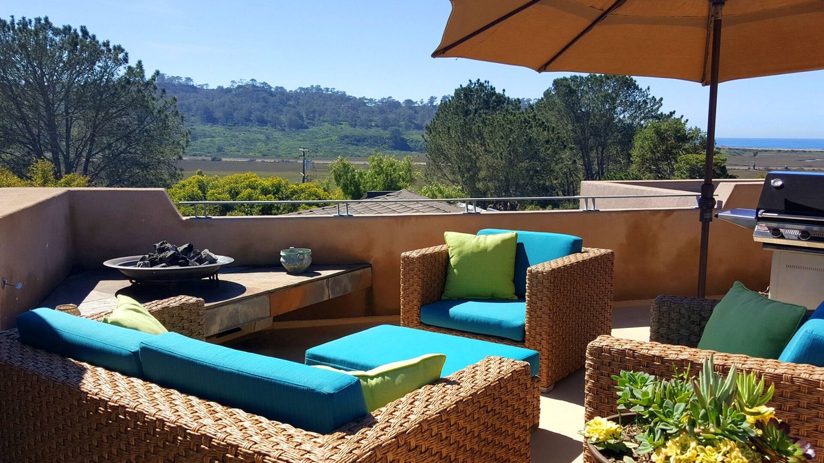 Del Mar Heights Apartment | Ocean & Lagoon View Studio, Walk to Beach, Large Private View Deck
