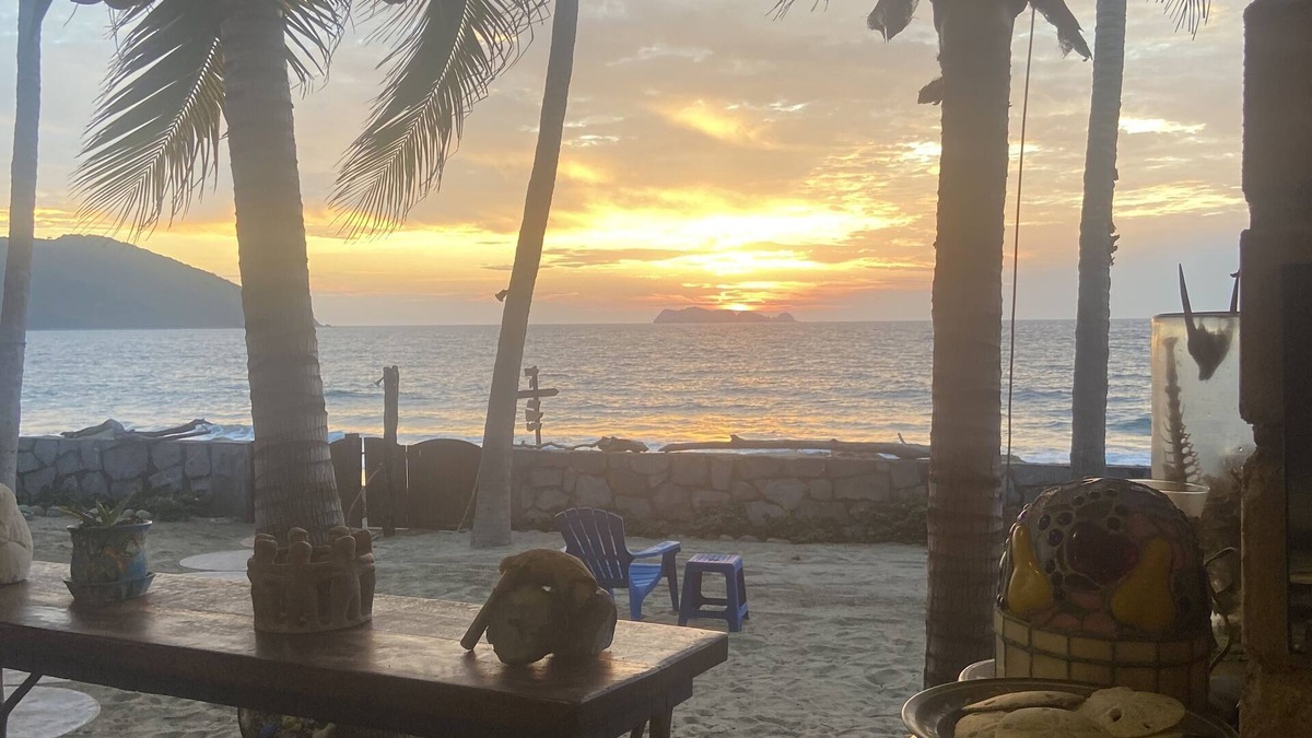 Barra de Potosi Bed & Breakfast | Ocean Lover's Paradise - Garden Room 2