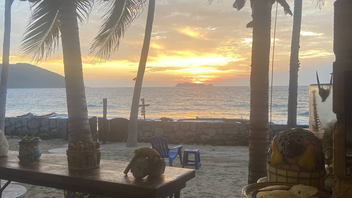 Barra de Potosi Bed & Breakfast | Ocean Lover's Paradise - Garden Room 3