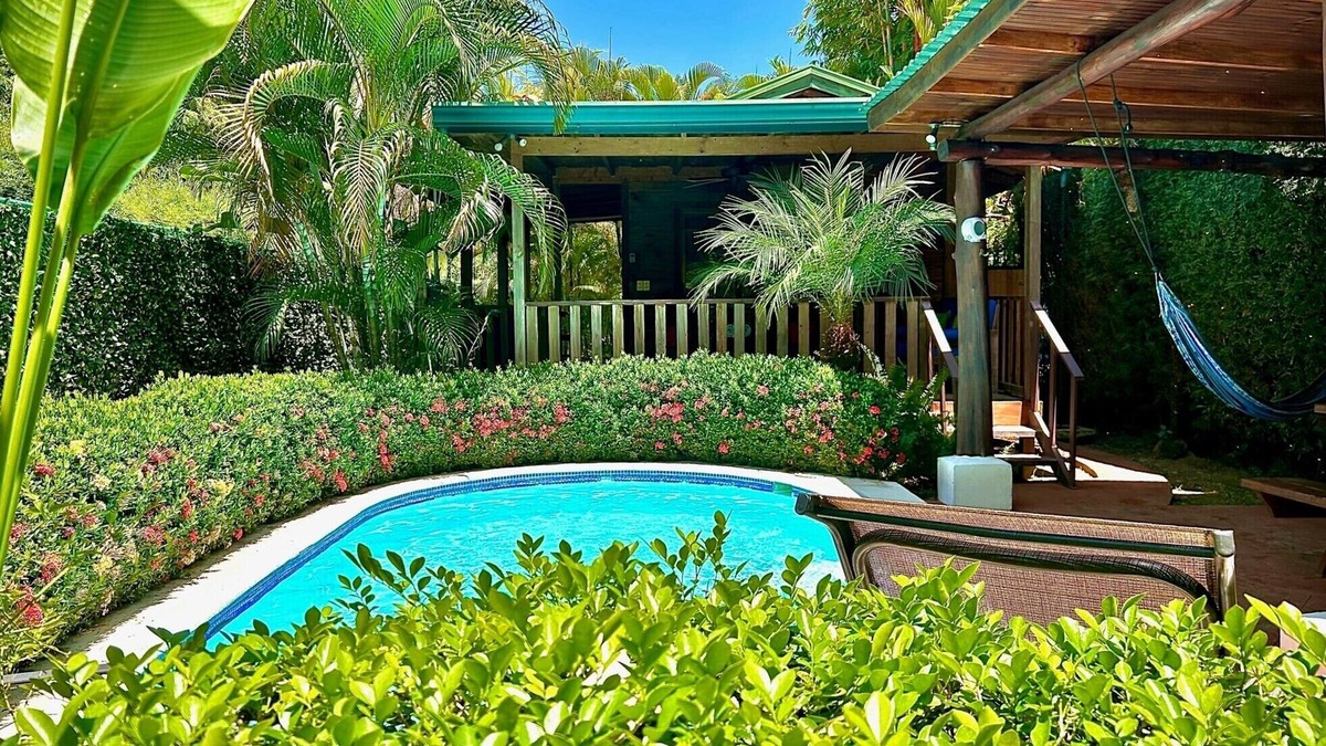 Uvita House | Ocean Melody.Fully Equipped, Walking Distance From Beaches, Garden and Pool!