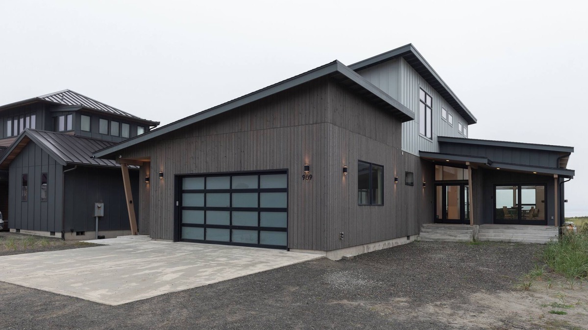 Westport Villa | Ocean Oasis - Oceanfront Escape + Hot tub!