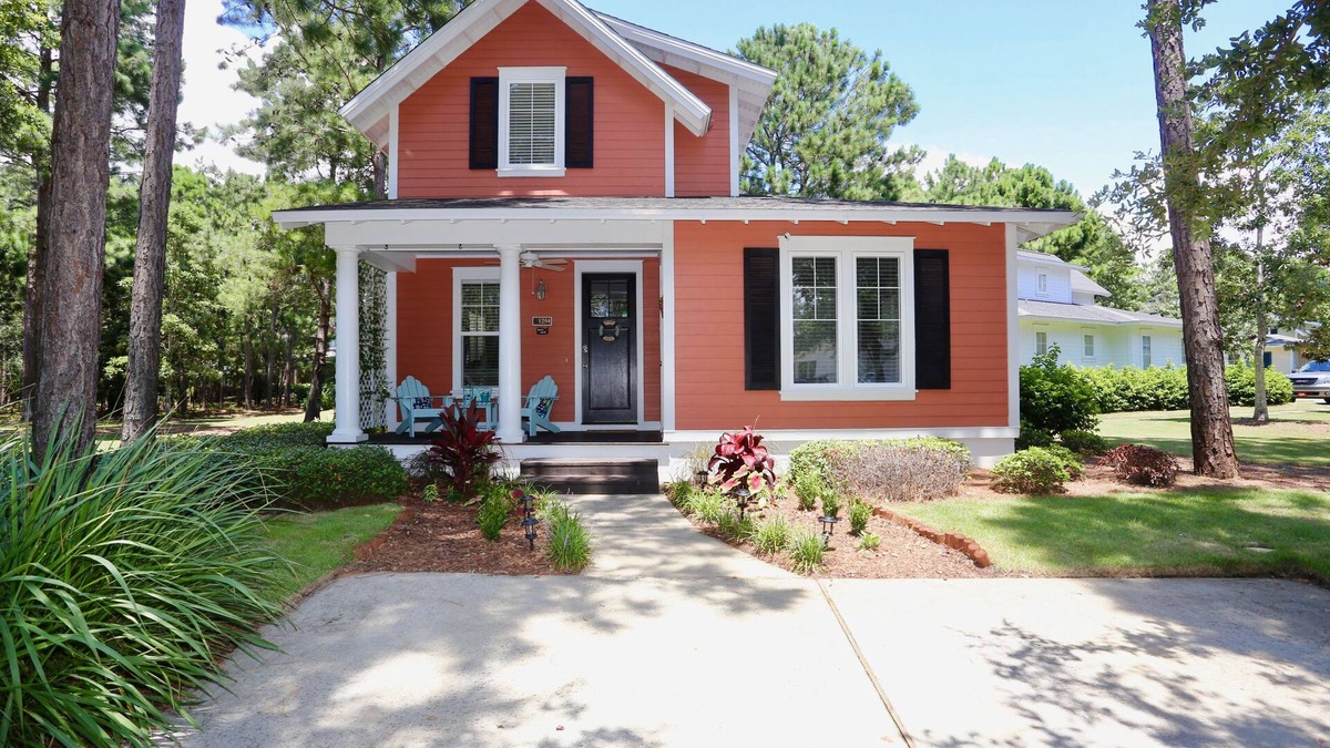 Laurel Grove Cottage | Ocean's Reach Beach home, 2 Golf Carts, 3 BR+Loft, Sleeps 6