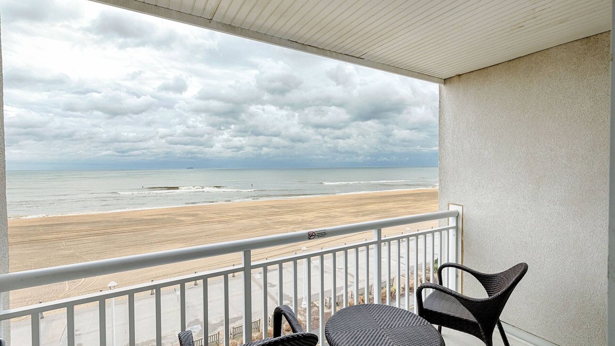 Virginia Beach Resort | Ocean Sands Resort Oceanfront condo with 2 Oceanfront Balconies!