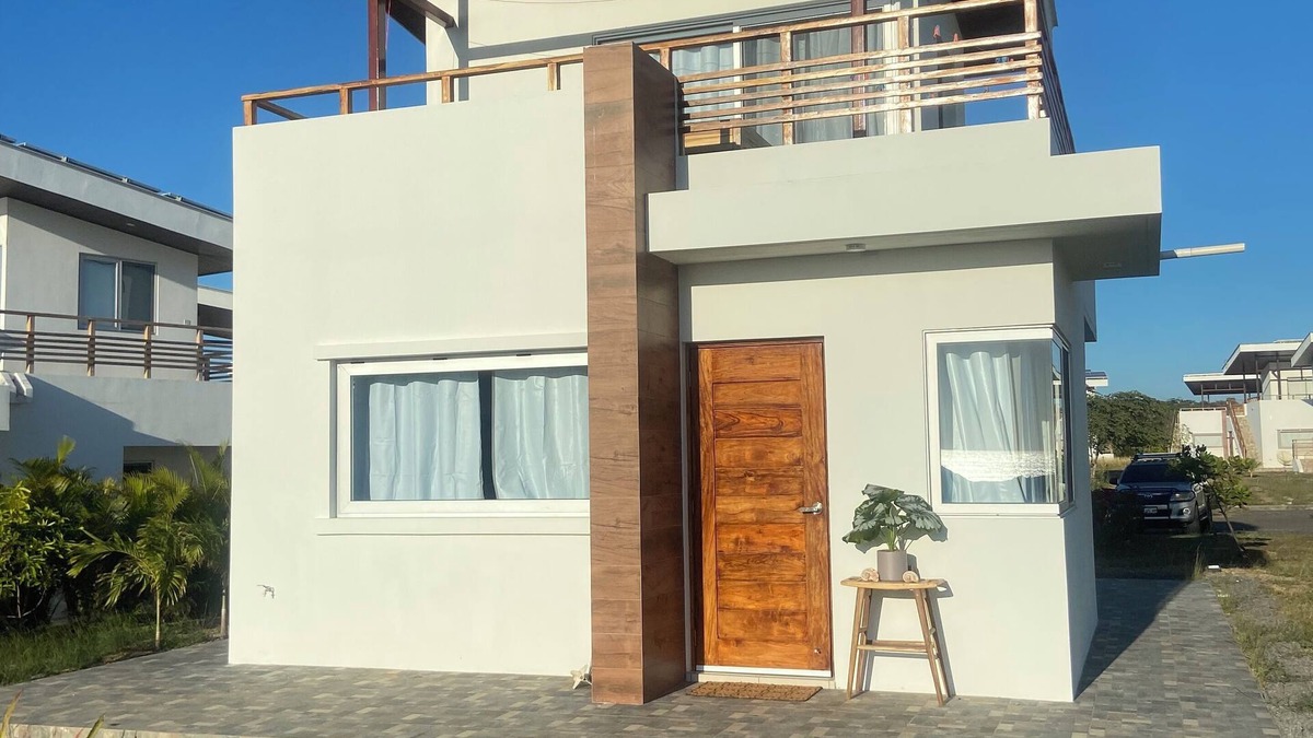 Managua House | Ocean Side Modern Tiny Home in Beach Paradise with Resort Amenities