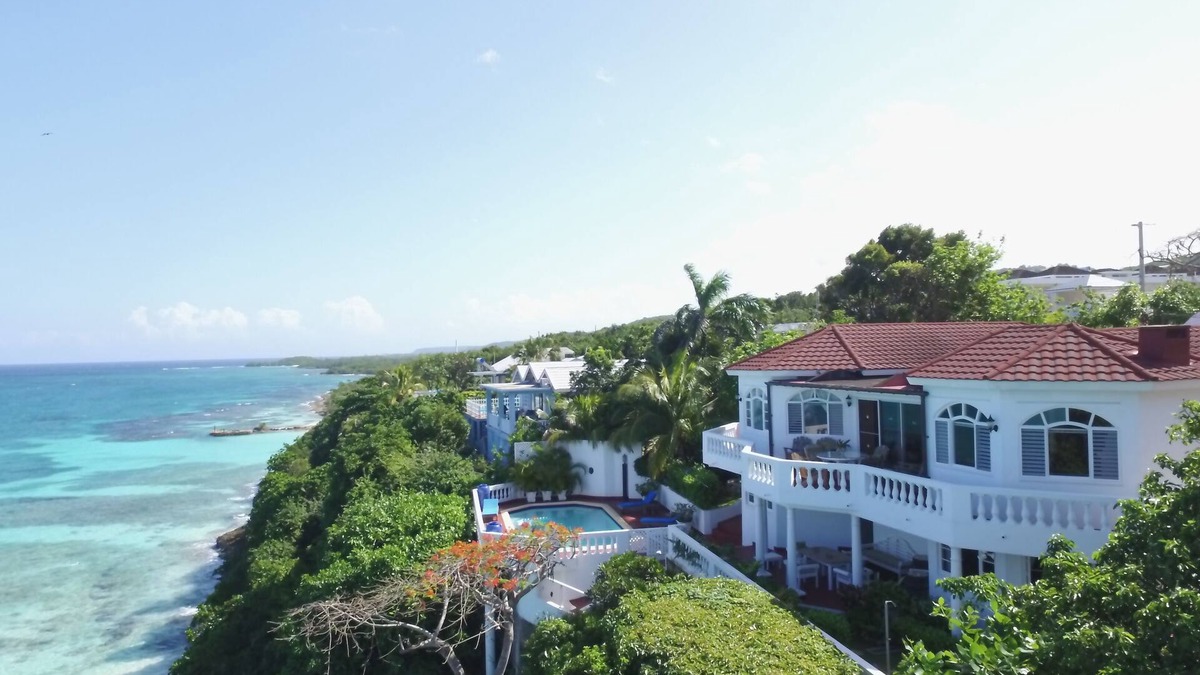 Silver Sands Villa | Ocean side Villa, private pool, private Beach access, full staff