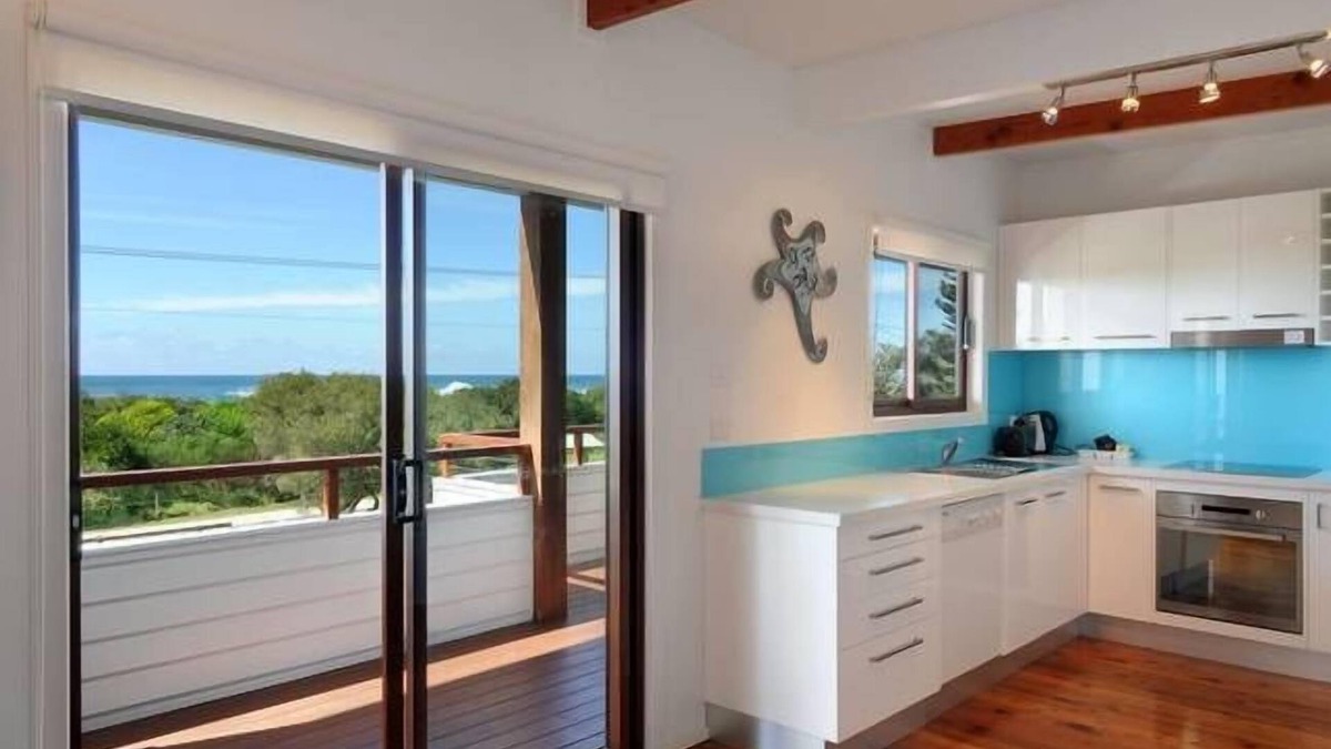 Werri Beach House | Ocean Spray Beach House with views