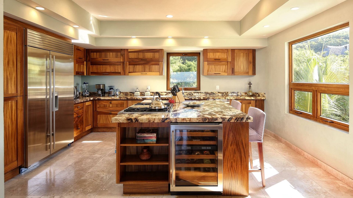 North End Villa | Ocean Surf Villa! Luxury property 3 pools!