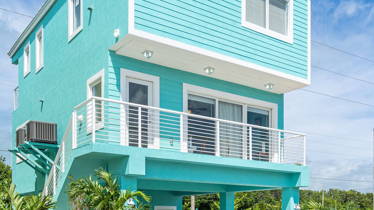 Monroe County House | Ocean Teal 3 Story Home
