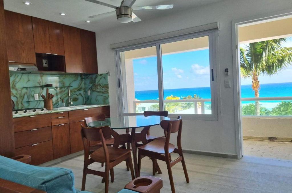 Zona Hotelera Apartment | Ocean Turtle Nest, boutique beach apartment