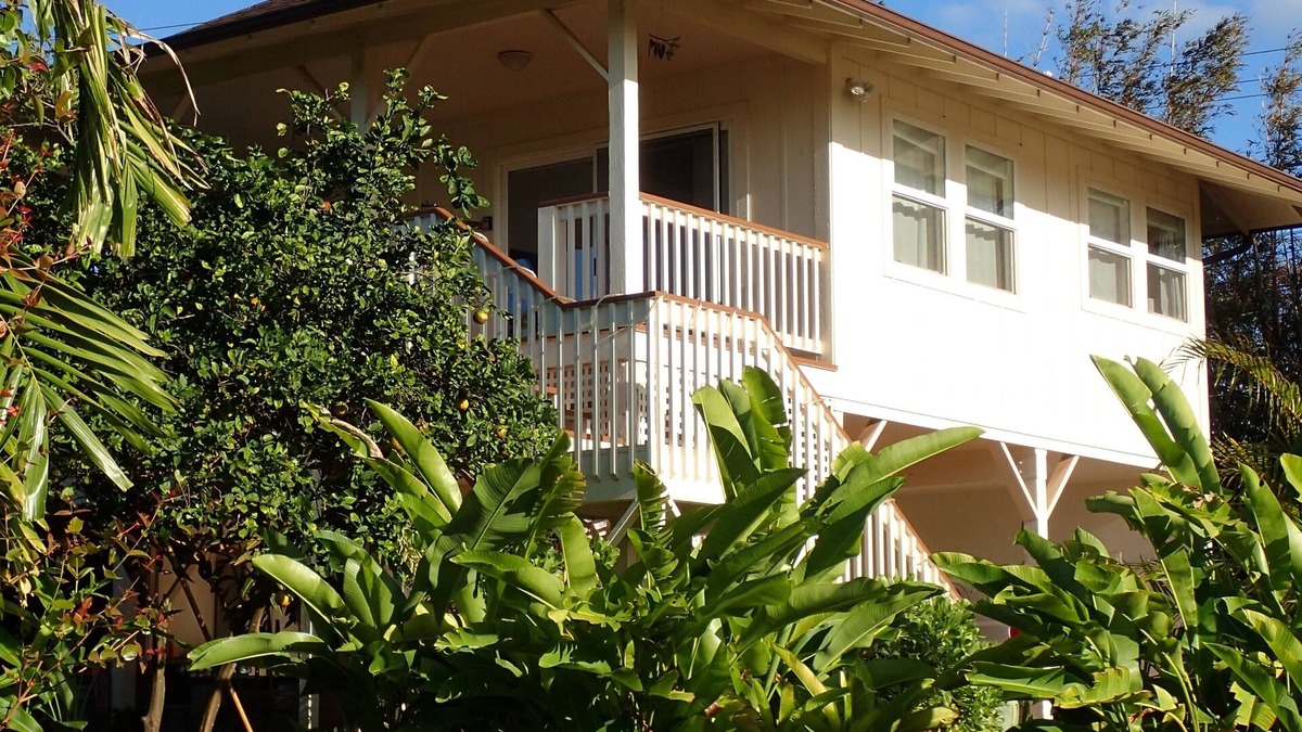 Kuau Cottage | Ocean View 1 BR Cottage on Oceanfront Property. Permitted