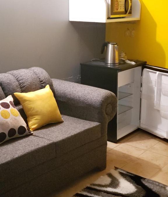 Gordon Town Apartment | Ocean View - 1Bedroom overlooking the sea