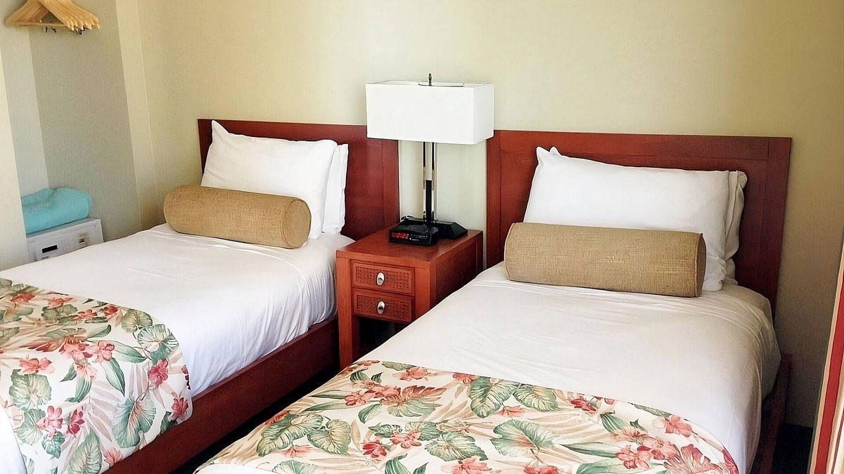 Waikiki Hotel | Ocean View 1BR Suite | 2 Twin Beds | Full Kitchen | 2 Units | Waikiki