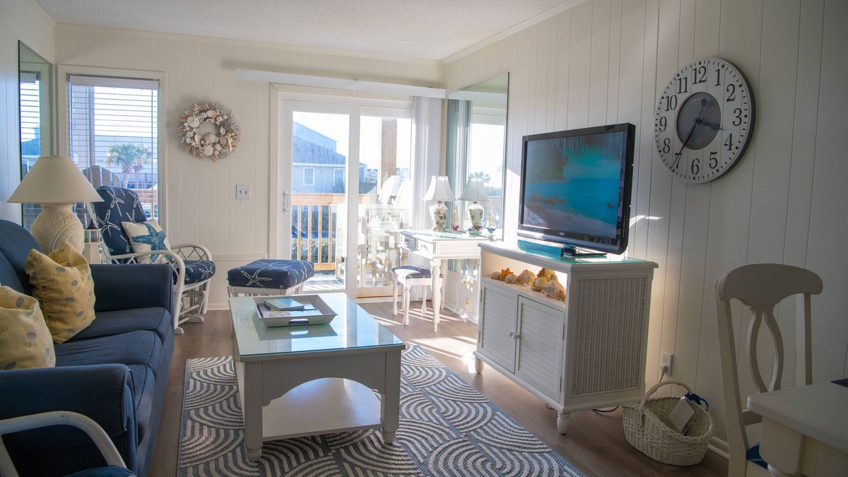 Ash Condo | Ocean View, 2 Bedroom, 2 Bath with direct beach access and pool