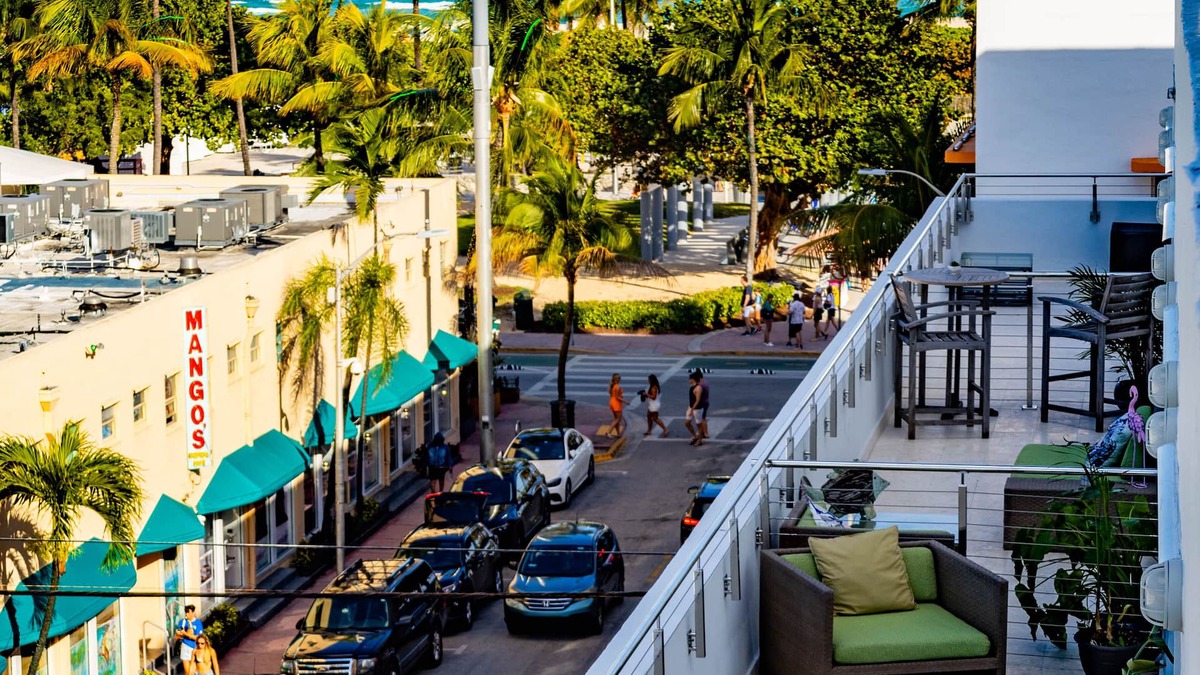 South Beach Condo | Ocean View 2 Bedroom 3 Bath South Beach Penthouse Steps To The Beach!