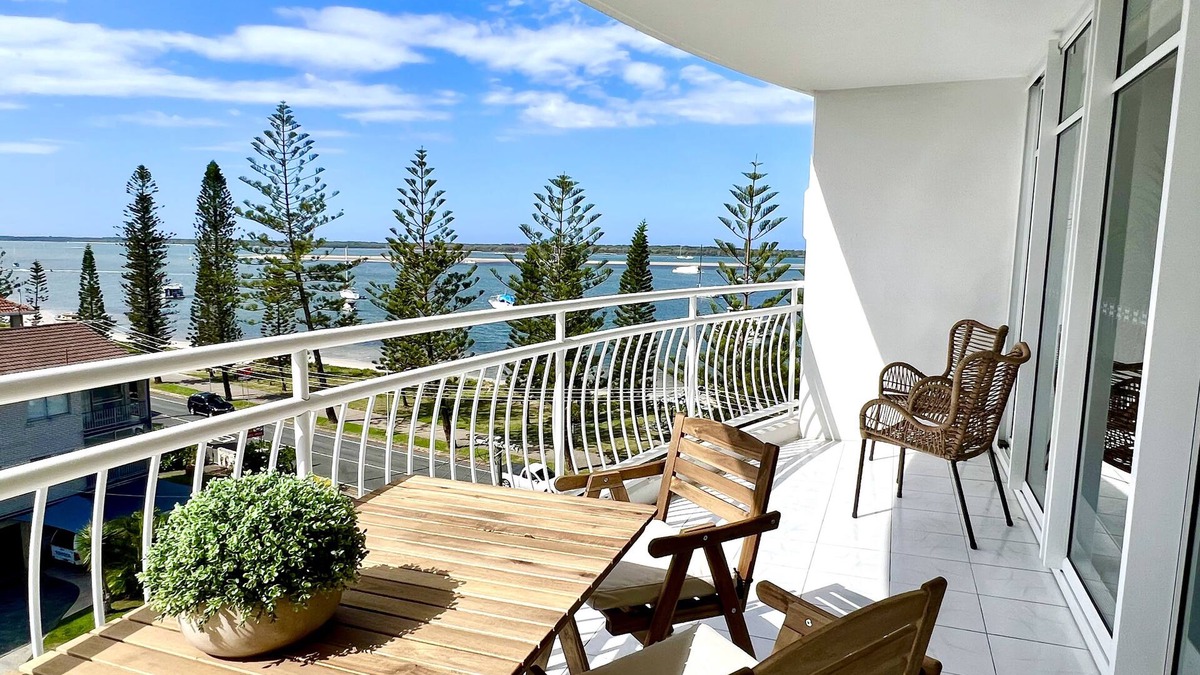 Biggera Waters Apartment | Ocean View 2BR Apartment w/hot tub. Heated pool, Games room, Gym