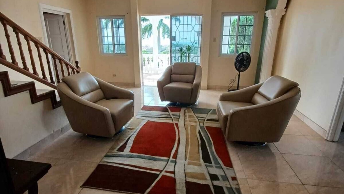 Greenwood Villa | Ocean View 2BR Palm Villa 1st Floor