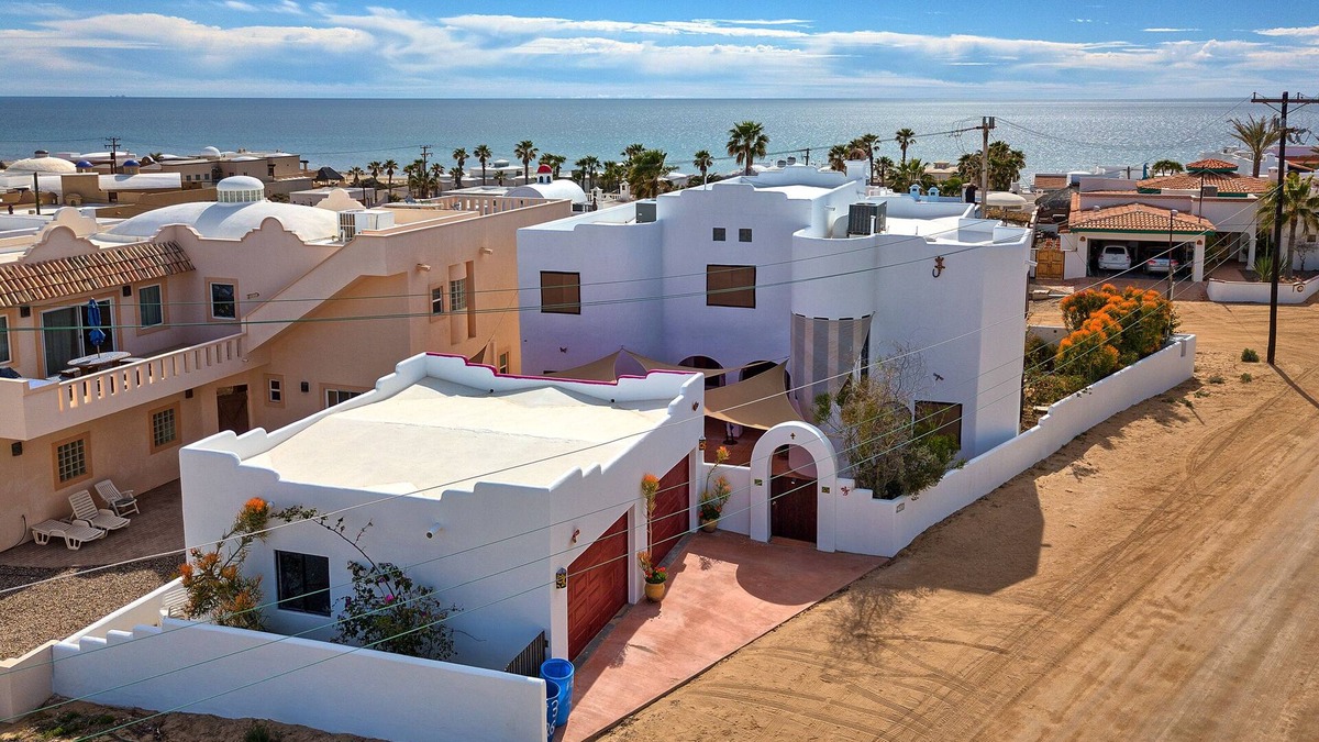 Las Conchas House | Ocean view 6 bedroom 4 bath 3500 square foot