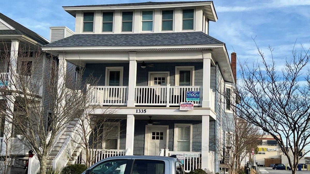 North End House | Ocean View - 9 Bed & 5 Bath-1.5 Blocks to Boardwalk - Sleeps 24!