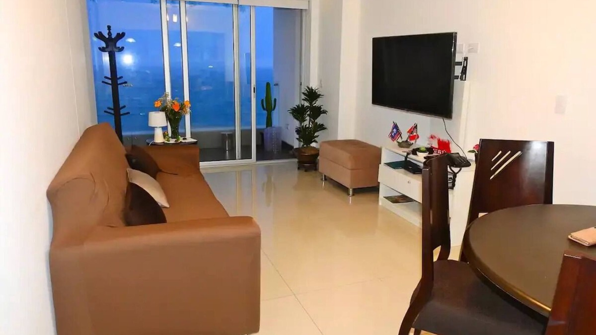 Magdalena del Mar Apartment | Ocean View Apartment with Panoramic Vistan
