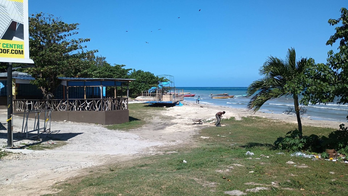 Discovery Bay Apartment | Ocean view apartment,with pool within reach ,AC with WiFi newly redone,discount