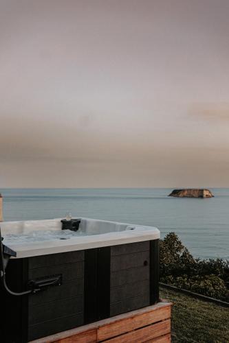 Hurunui District House | Ocean View Bach