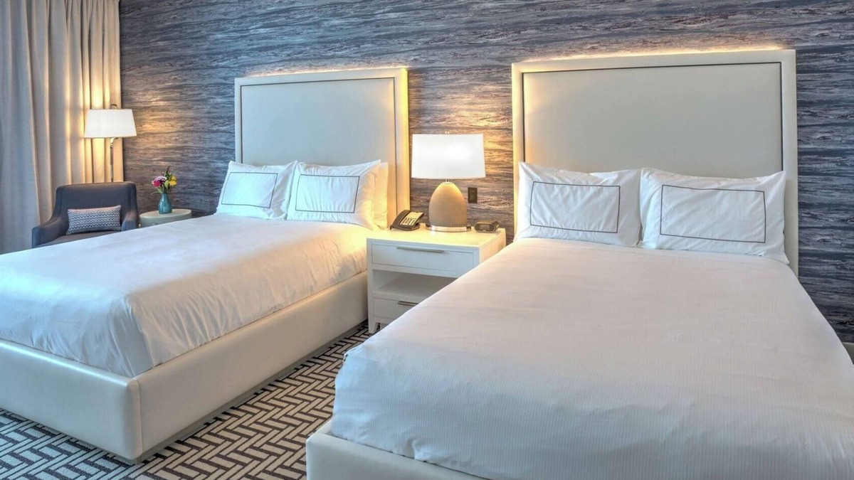 Central Beach Hotel | Ocean View Balcony Room with Modern Coastal Charm near Las Olas Marina