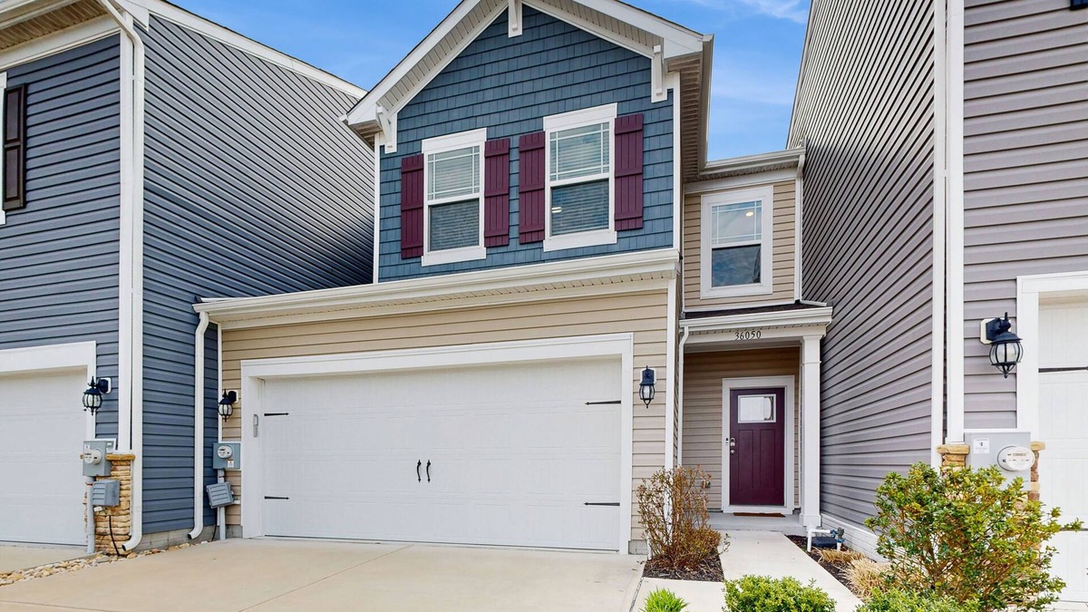 Ocean View House | Ocean View Beach Club townhouse with pool, sauna, tennis, & washer/dryer