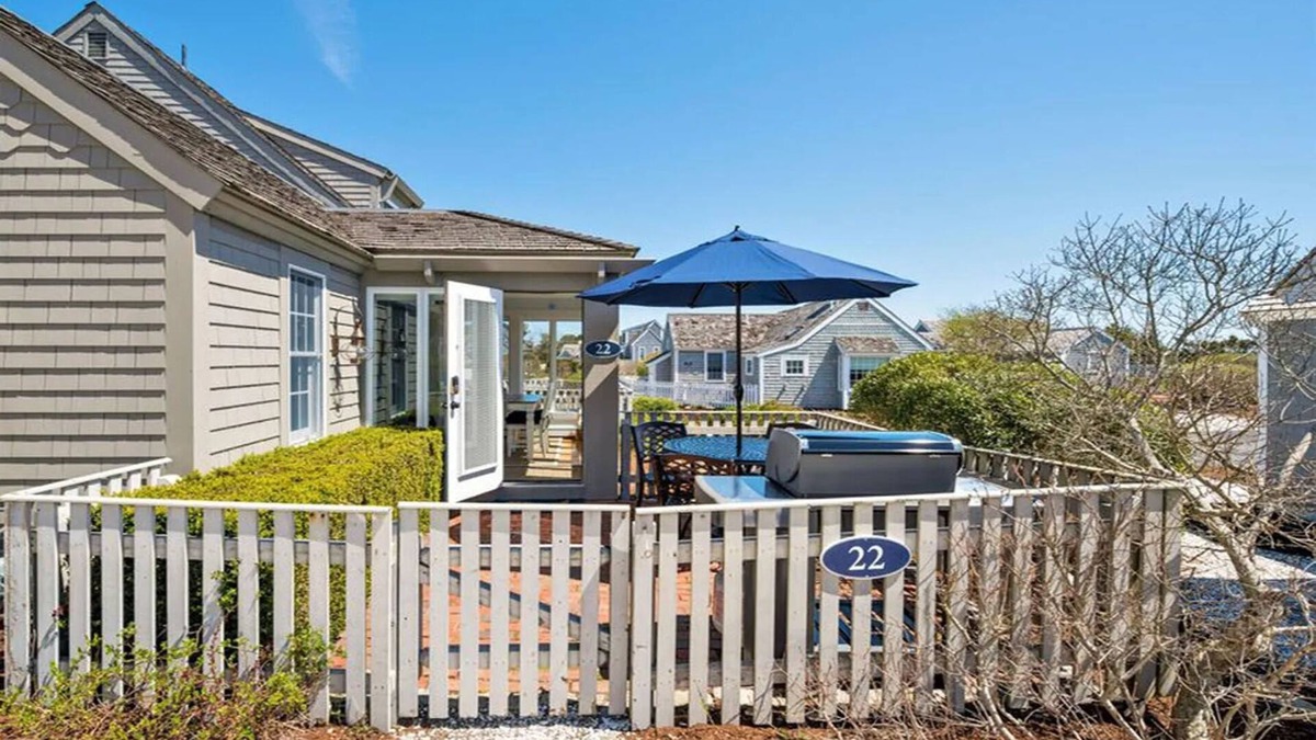 Mashpee Cottage | Ocean view beachfront in Maushop Village