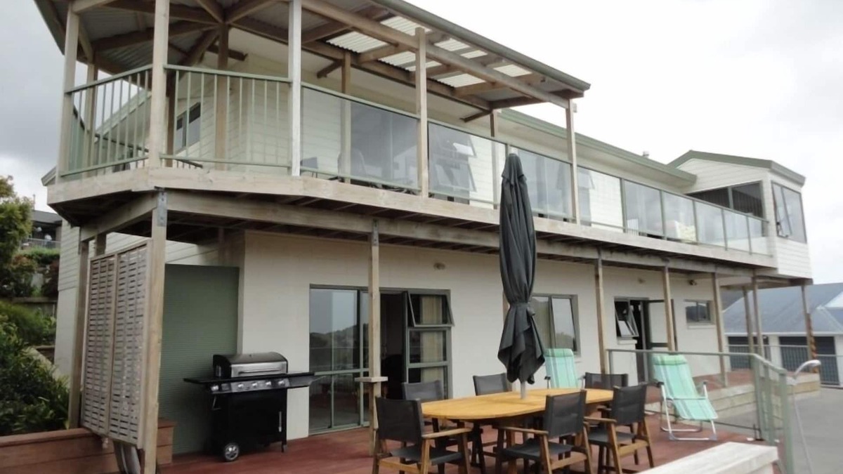 Whitianga Apartment | Ocean View BnB with fantastic sea views