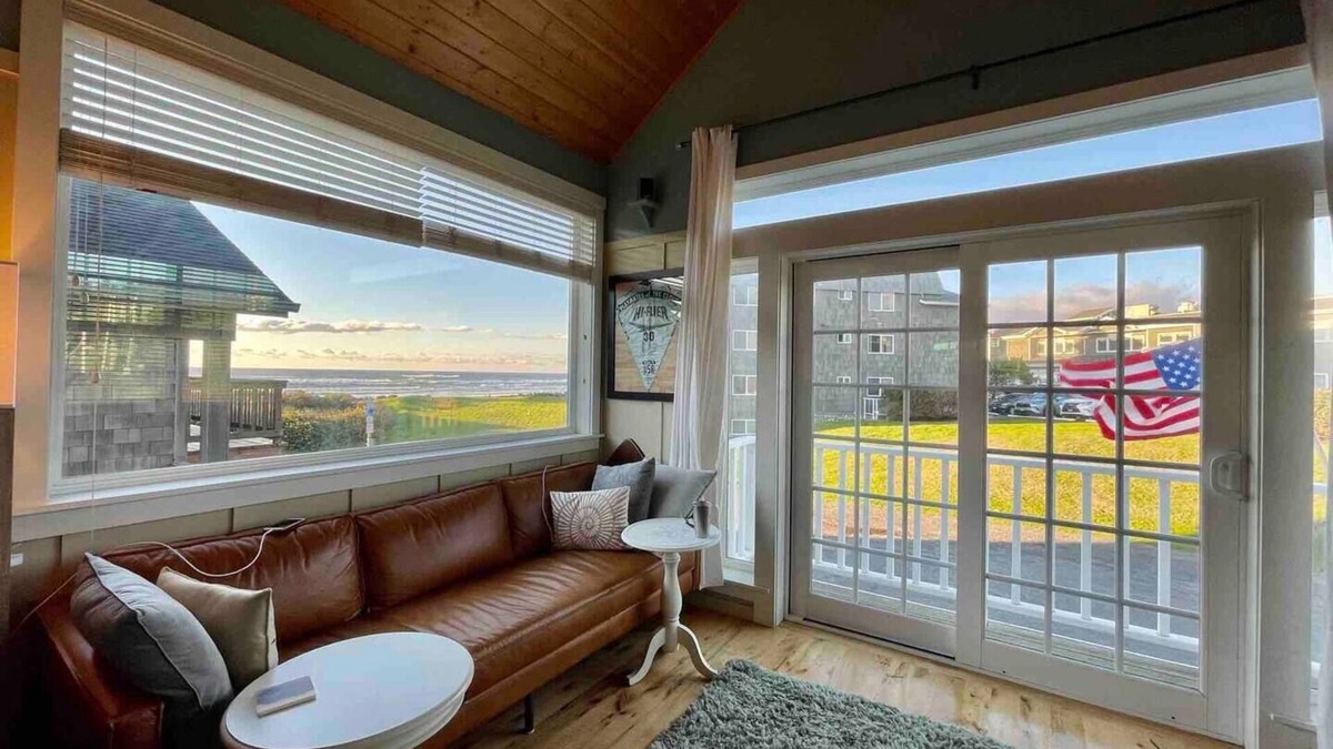 Tolovana Park Cottage | Ocean View Charmer, Custom with Great Room Concept, Steps from the Beach
