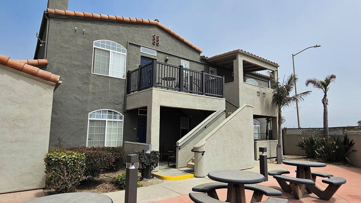 Oceano Condo | Ocean view condo a block from the beach