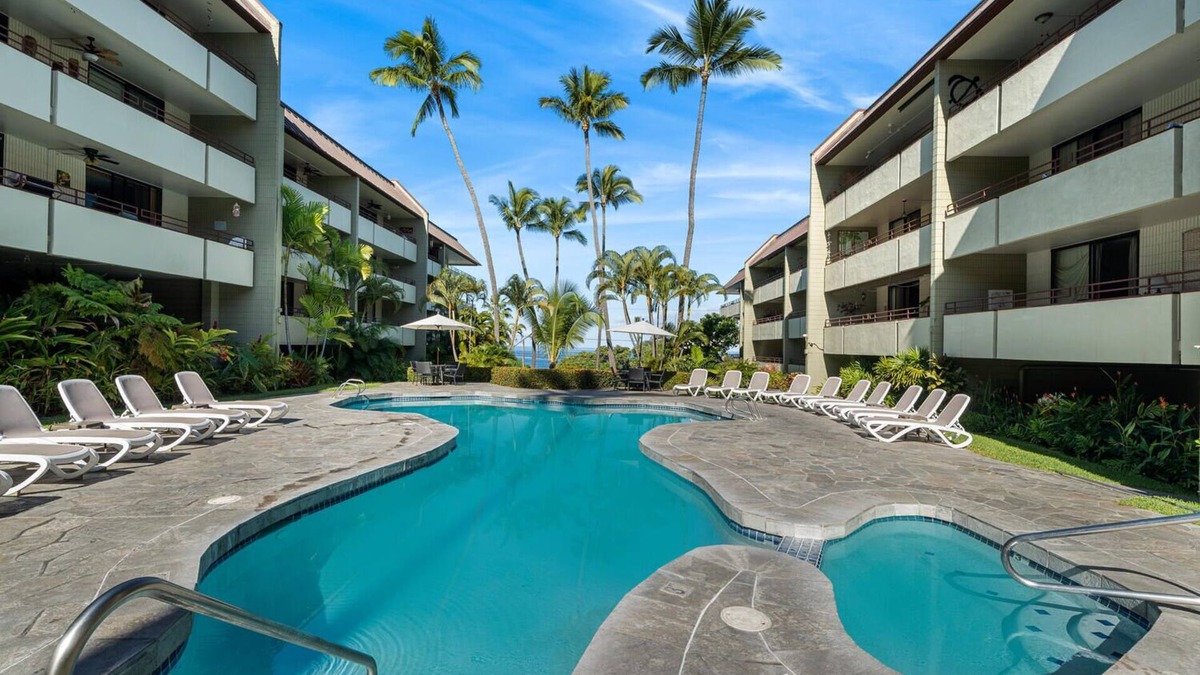 Kahaluu Bay Condo | Ocean View Condo! Across from White Sands Beach! Remodeled bathroom showers!