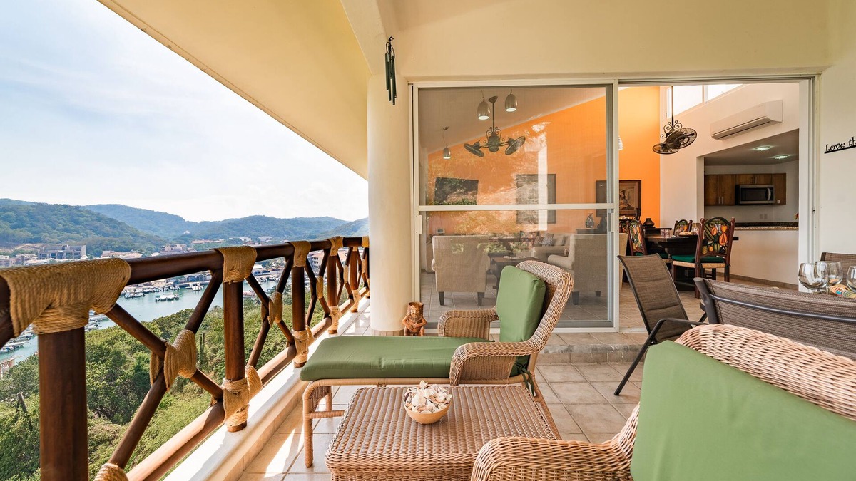 P Chahue Condo | Ocean View Condo Close to Town