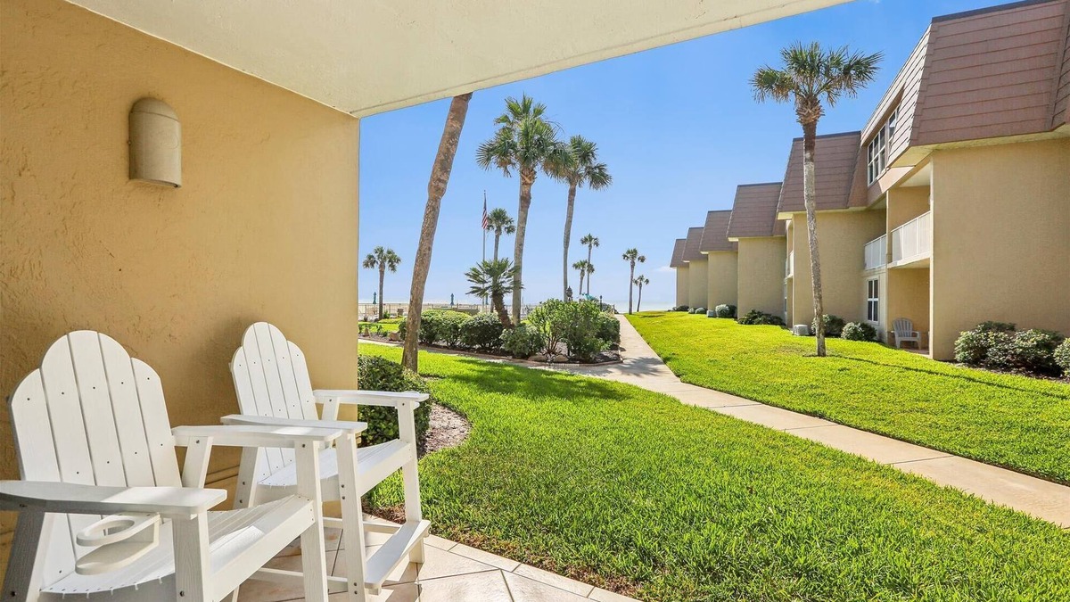 Crescent Beach Condo | Ocean View Condo Steps from Beach