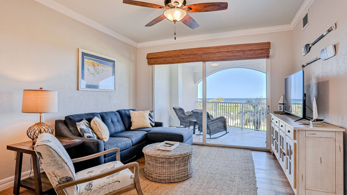 Palm Coast Condo | Ocean view condo with pool access, WiFi, & central AC - snowbirds OK