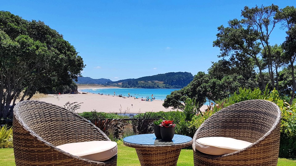 Hot Water Beach House | Ocean View Cottage - Beachfront - Amazing Views - Ideal for Couples