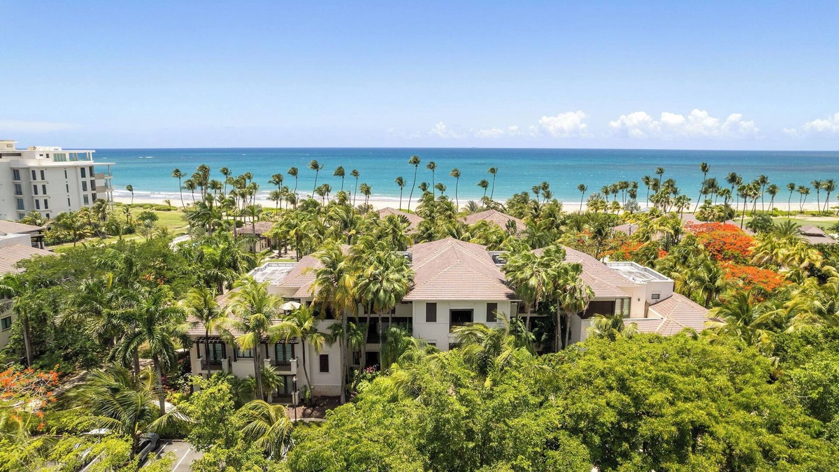 Herreras Apartment | Ocean View Escape - Bahia Beach