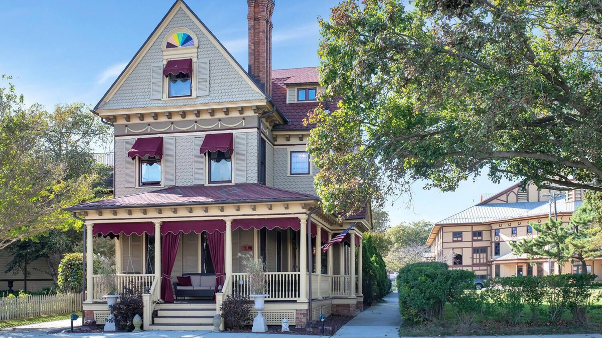 Ocean Grove House | Ocean View, Pathway Situated, Large Wrap Around Porch, Private Parking!